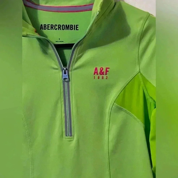 Abercrombie Womens Running Jacket 1/4 Zip Green Thumb Hole Mesh Small EUC - Picture 2 of 7